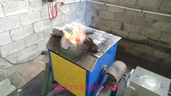 中頻熔煉爐為什么會發生泄漏