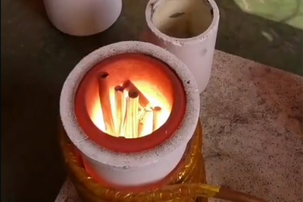 預防中頻熔煉爐線圈堵死與解決辦法