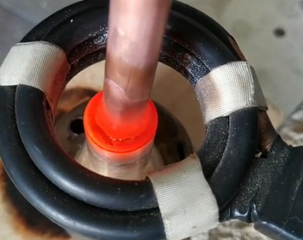 感應(yīng)釬焊廣泛應(yīng)用于釬焊鋼、不銹鋼、銅及其合金、高溫合金