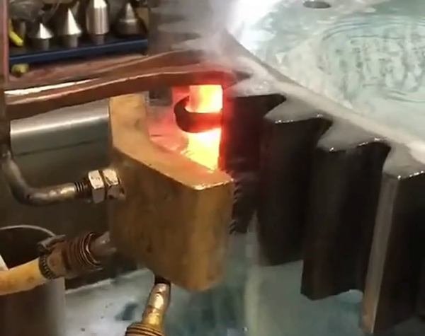 高頻淬火設備的頻率、功率、類型和工作規范須適當