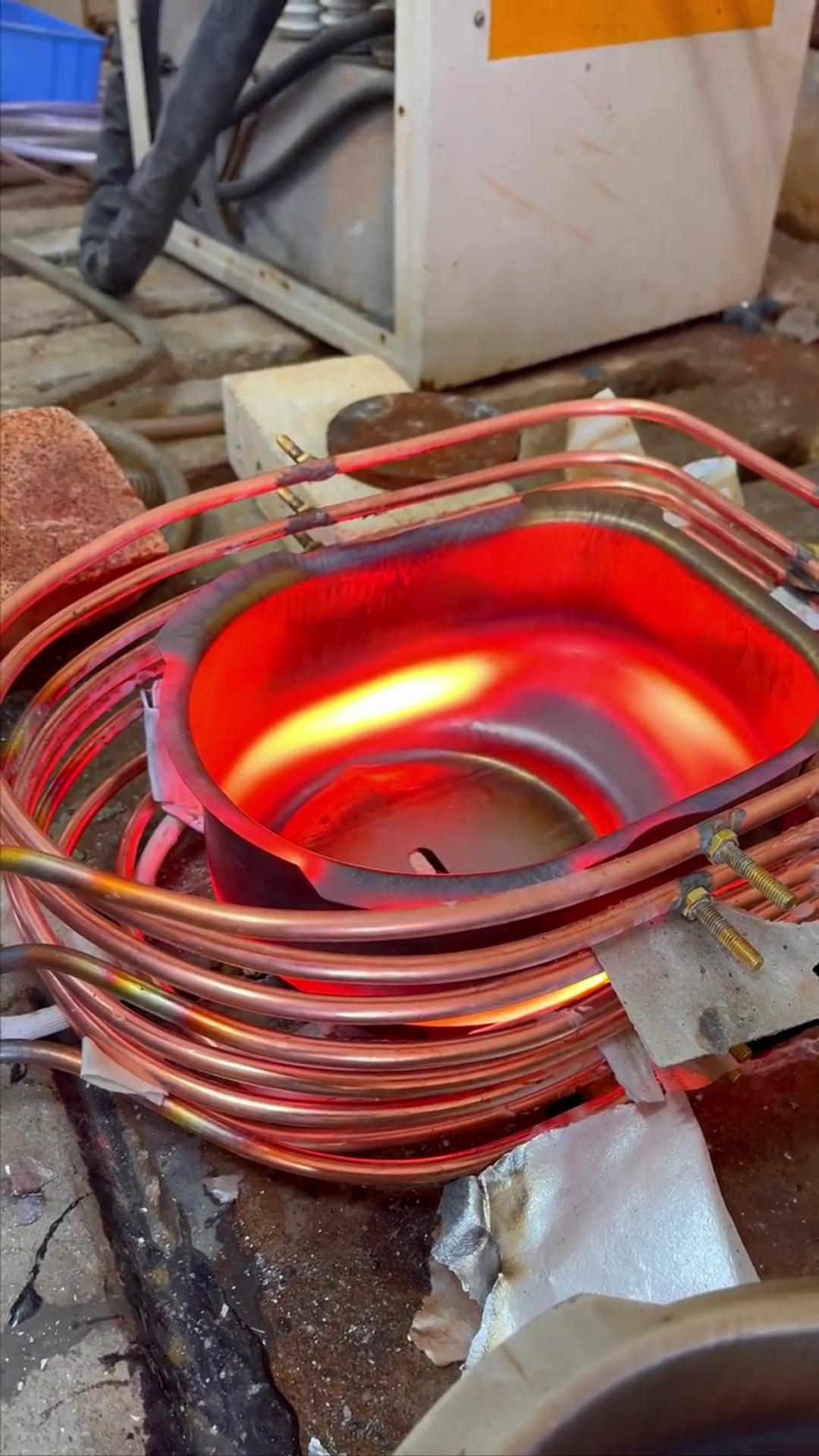 不銹鋼餐盤退火設備怎么選-那還是用高頻感應退火設備吧-高頻退火機