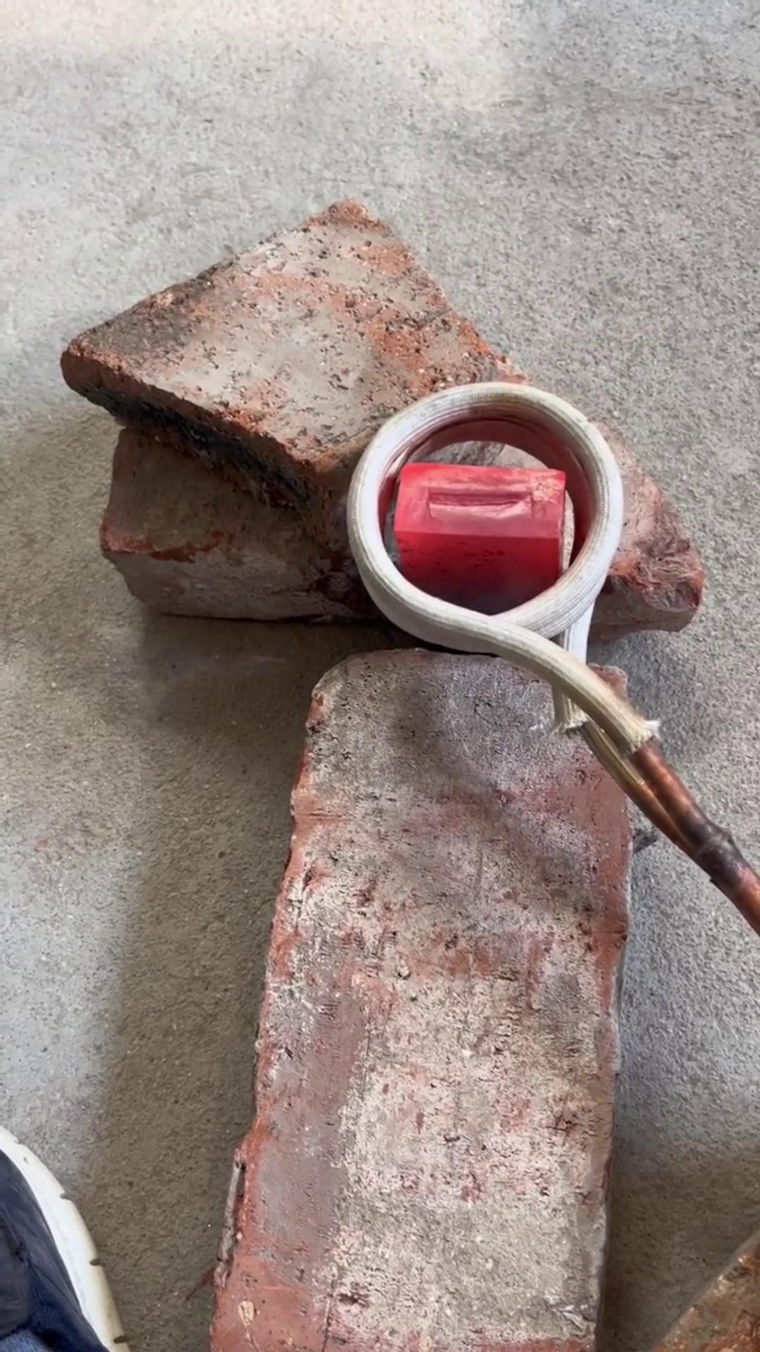 高頻加熱機軟鏈接加熱金屬測試