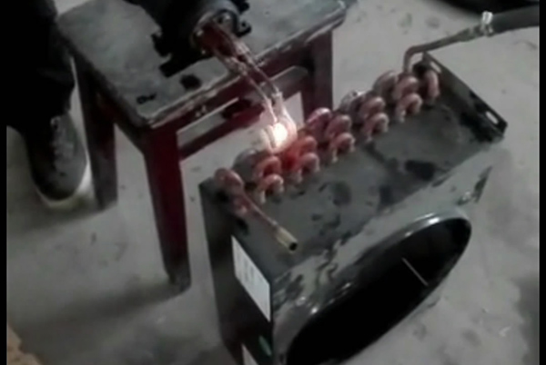 空調(diào)管道焊接高頻感應(yīng)加熱設(shè)備高頻釬焊手持延長軟線移動(dòng)開口感應(yīng)加熱銅管焊接