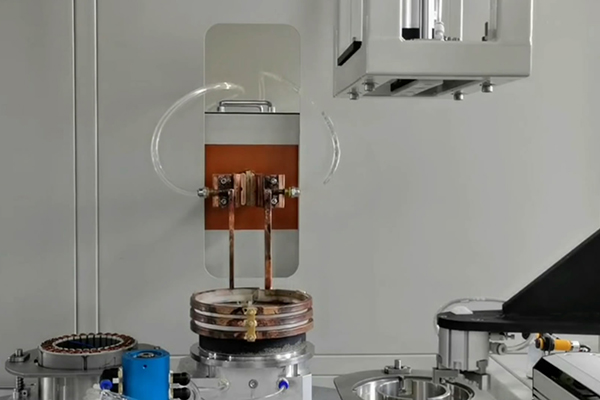 高頻感應加熱機加熱后/自動化設備預熱后對電機殼熱裝