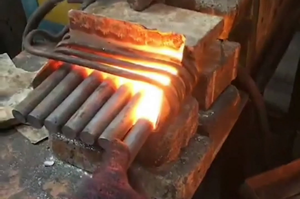 簡易的超音頻鍛造加熱爐鋼棒鐵棒加熱紅沖鍛壓