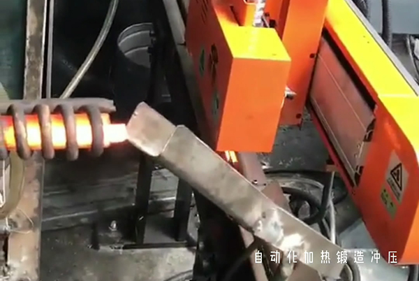 搭配機(jī)械手臂使用的鍛造加熱爐