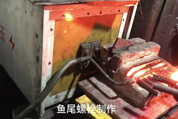 �~β��˨�����^�̣������l�Б�(y��ng)�ӟ��O(sh��)��ӟ�䓰����ٶ�߀�Ǳ��^��