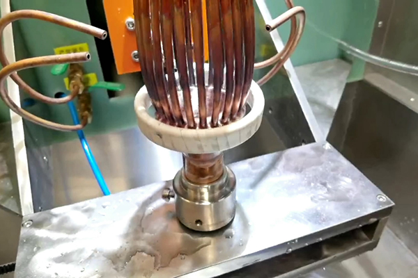 高頻釬焊設(shè)備自動(dòng)化焊接銅管