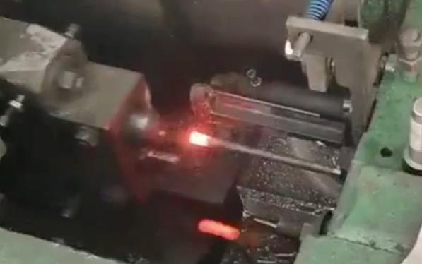 棒料自動化熱墩設(shè)備-中頻鍛造加熱爐