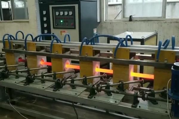 中頻圓鋼調(diào)質(zhì)生產(chǎn)線實拍中頻感應(yīng)加熱設(shè)備