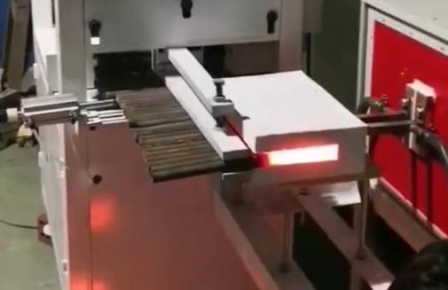 端部加熱自動送料機解決中高頻棒料局部加熱自動化難題