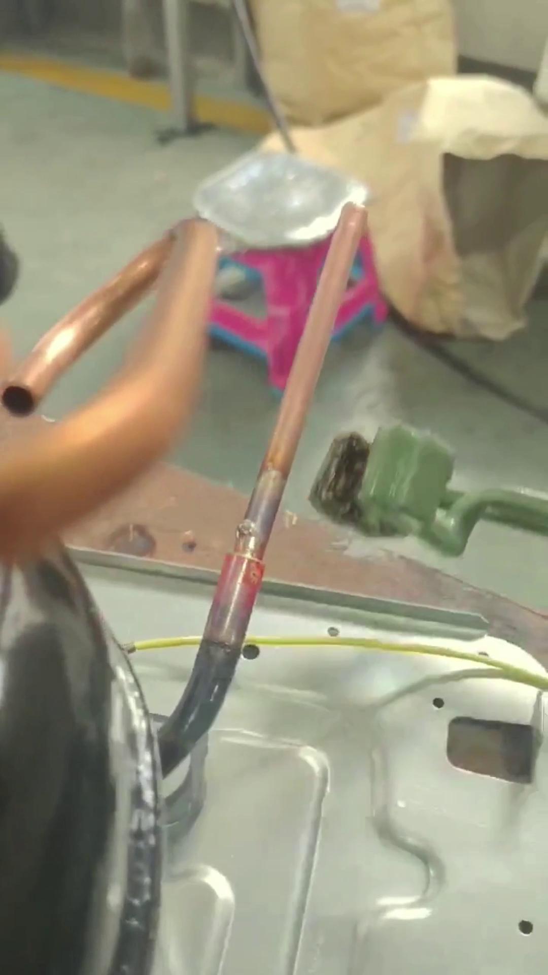 冰箱壓縮機銅管焊接維修可能不合適但生產(chǎn)用高頻機焊接效率就是高