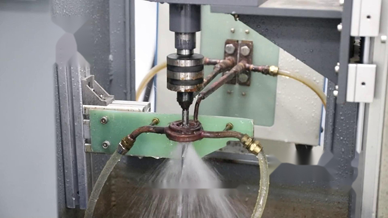 半自動(dòng)淬火熱處理高頻淬火機(jī)床在汽車(chē)、機(jī)械制造、工具制造等行業(yè)有著廣泛的應(yīng)用