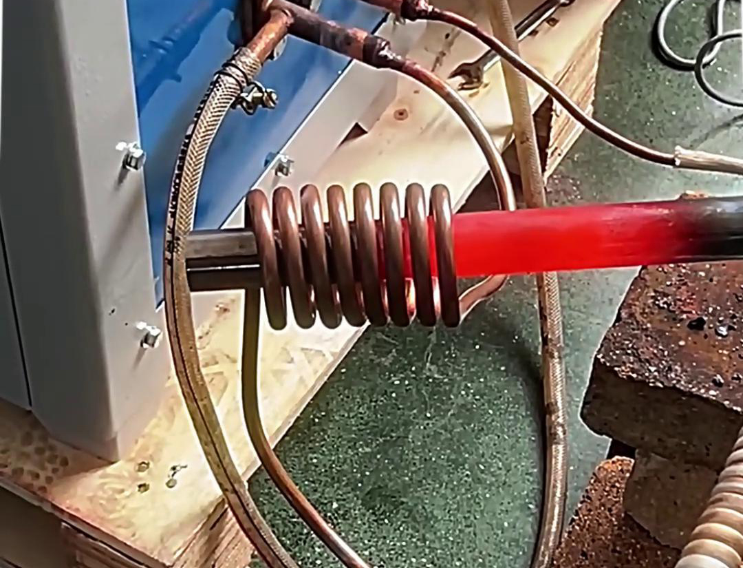 不銹鋼管加熱退火過(guò)程中，高頻加熱設(shè)備的應(yīng)用具有顯著優(yōu)勢(shì)