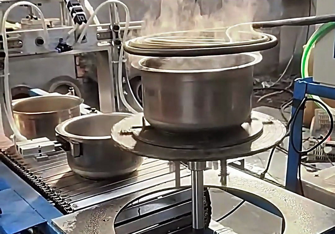 不銹鋼鍋邊退火拉伸自動(dòng)化設(shè)備：簡(jiǎn)易高效的鍋具加工解決方案