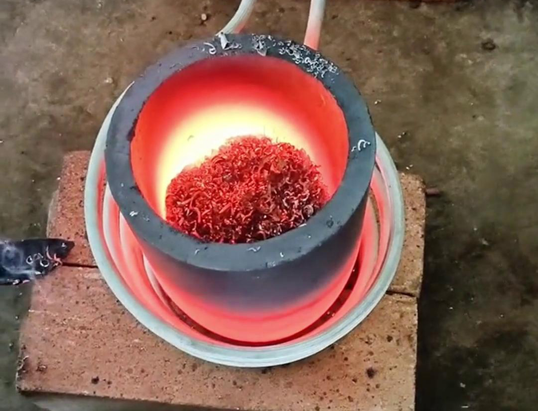 熔煉爐2000溫度以上技術參數詳解：高頻與中頻設備的溫度邊界及應用場景