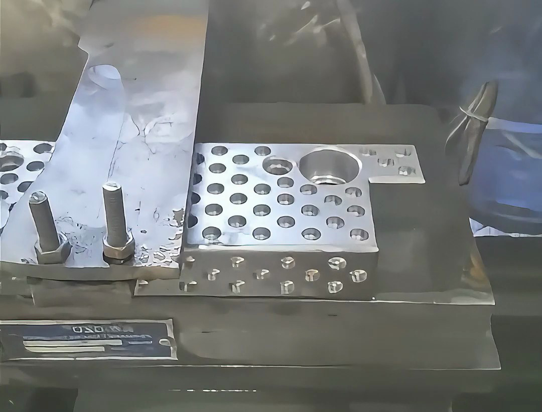 高頻淬火熱處理：模具滑塊表面強化的 “硬核技術”，壓鑄 / 沖壓模具通用，壽命提升 3 倍以上