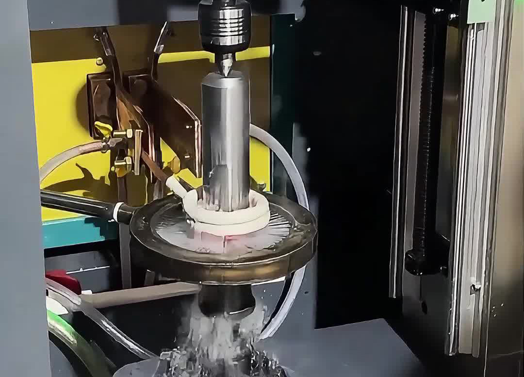 淬火層深精準控！海拓數控高頻淬火機床拉滿制造業硬實力