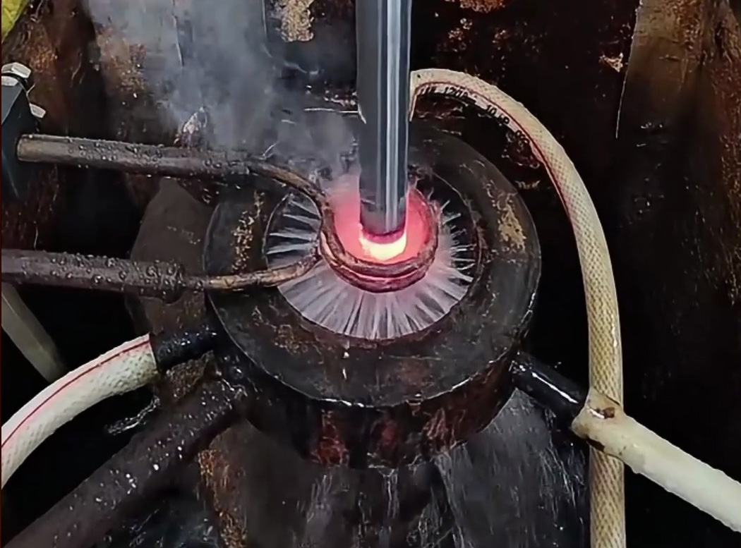 金屬加熱新時代！海拓高頻淬火機床，小軸淬火1秒速熱更高效