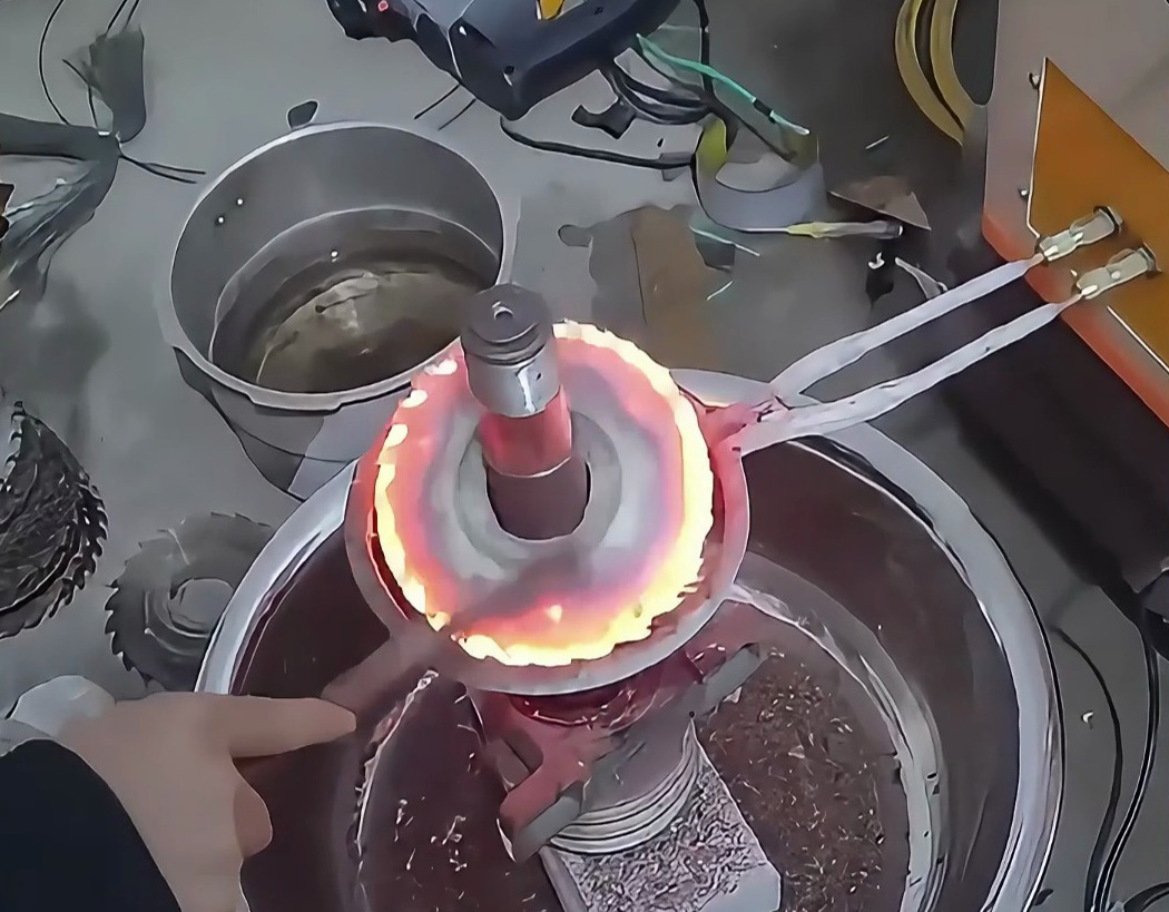 合金回收拆解神器！海拓超高頻加熱機(jī)，鋸片合金拆卸效率翻10倍