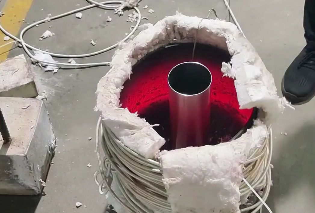 你以為發動機配件熱裝配很麻煩？海拓感應加熱設備一分鐘搞定！