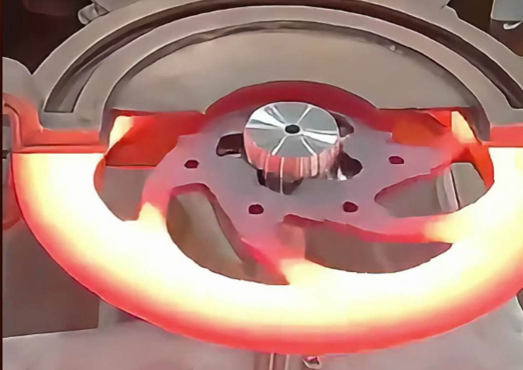 海拓高頻感應淬火設備，汽車剎車片旋轉式淬火一步到位，助力高效工業生產！