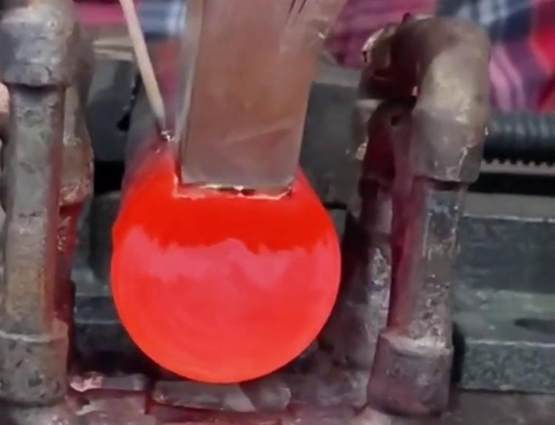 高頻銅料焊接技術高效加熱、焊接質(zhì)量高、操作簡便以及節(jié)能環(huán)保