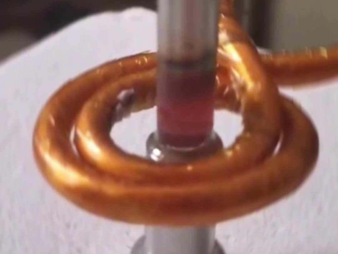 手持式高頻機(jī)焊接不銹鋼管具有高效、便捷、操作簡(jiǎn)單