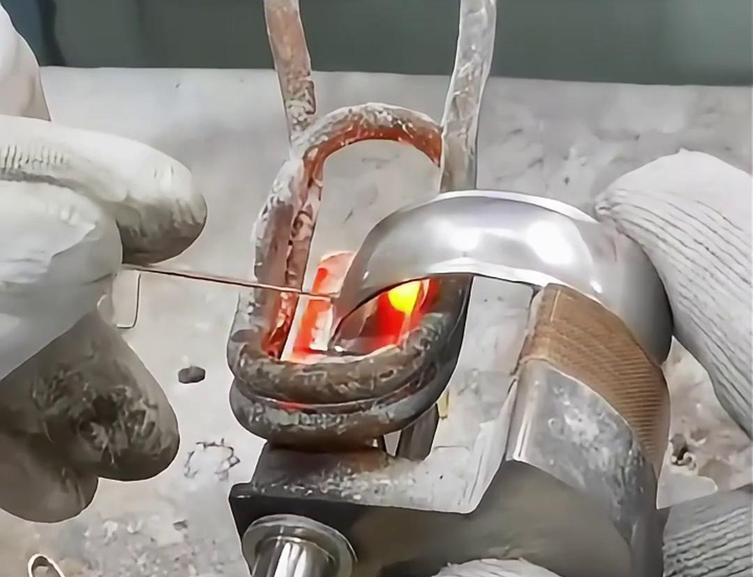 高頻焊接技術(shù)可以實(shí)現(xiàn)快速、高效的壓力表焊接