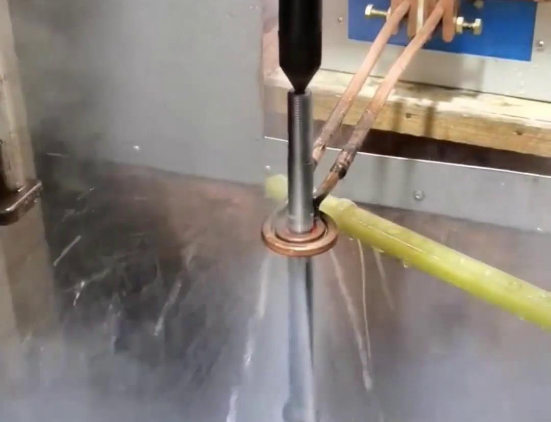 數(shù)控自動(dòng)化高頻淬火機(jī)床，適合各類軸，齒輪淬火熱處理使用