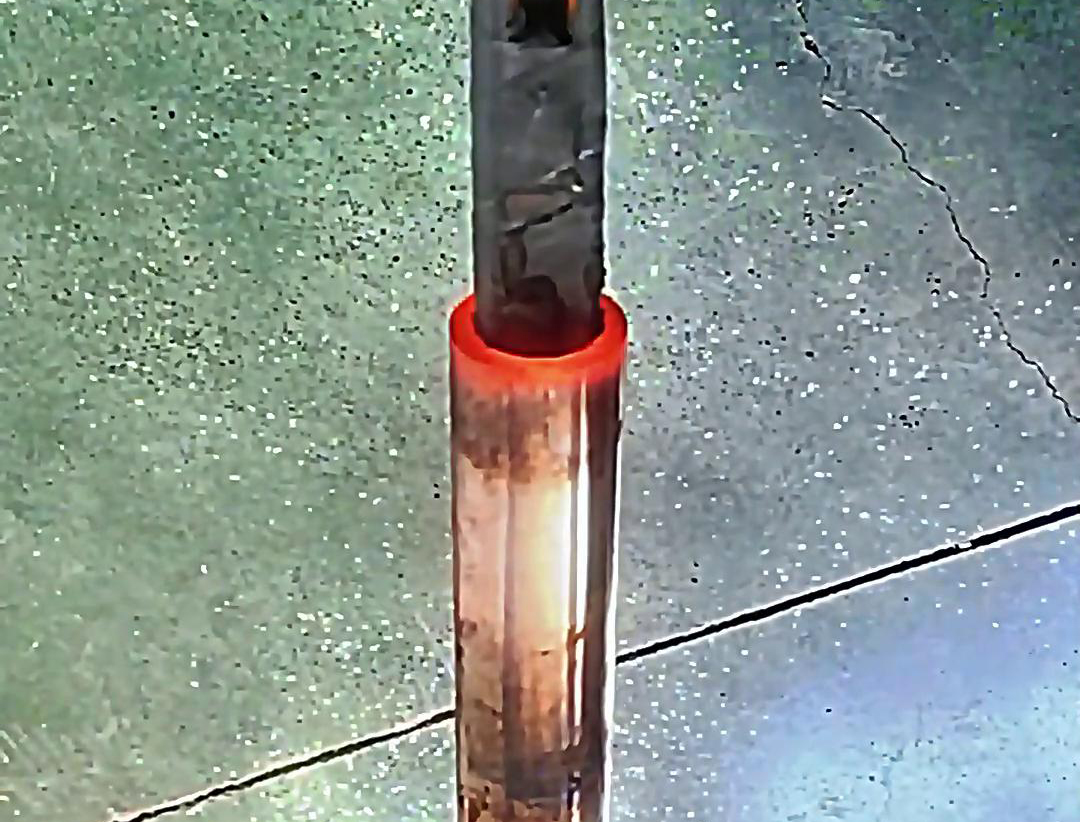 用高頻加熱機加熱內孔，加熱時間可精確控制，溫度可實時監控