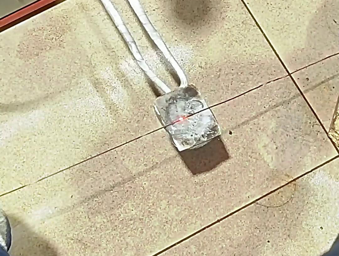 超高頻感應加熱設備 可以對只有頭發(fā)絲大小的金屬絲線退火