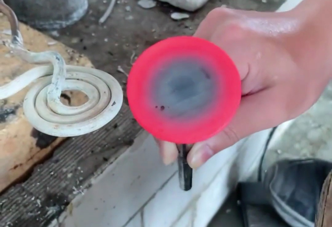 發動機氣門桿通過高頻感應加熱實現表面快速淬火