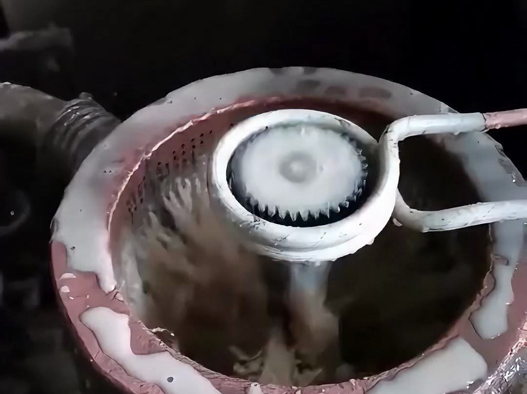 半自動高頻齒輪淬火工藝，操作簡單效率高！