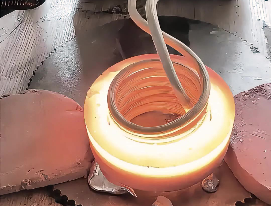 內(nèi)孔高頻加熱在眾多行業(yè)都有著出色的適配性