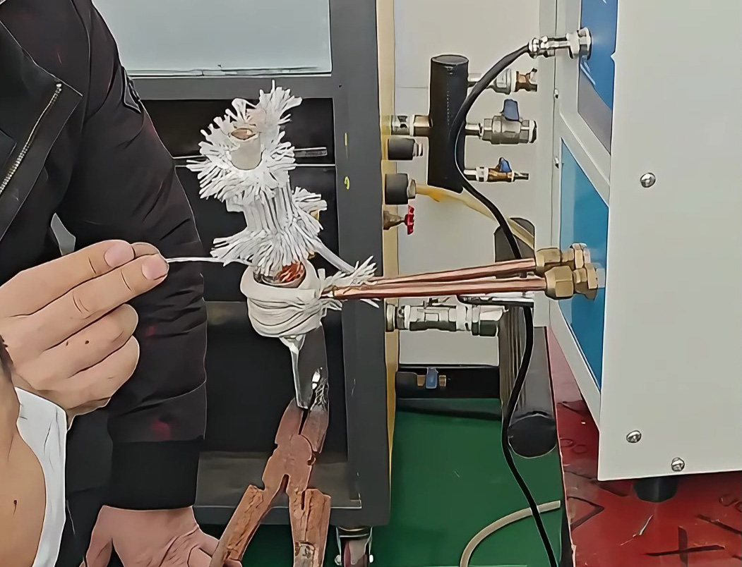 高頻焊機(jī)融合了高頻感應(yīng)技術(shù)，開(kāi)啟線束端子焊接新時(shí)代