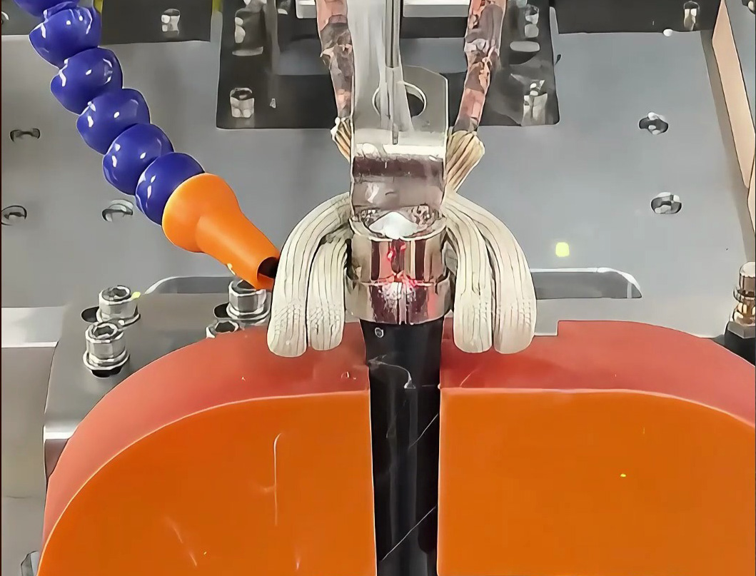 線束端子錫焊告別傳統(tǒng)工藝！自動(dòng)化高頻焊接讓成本更低！