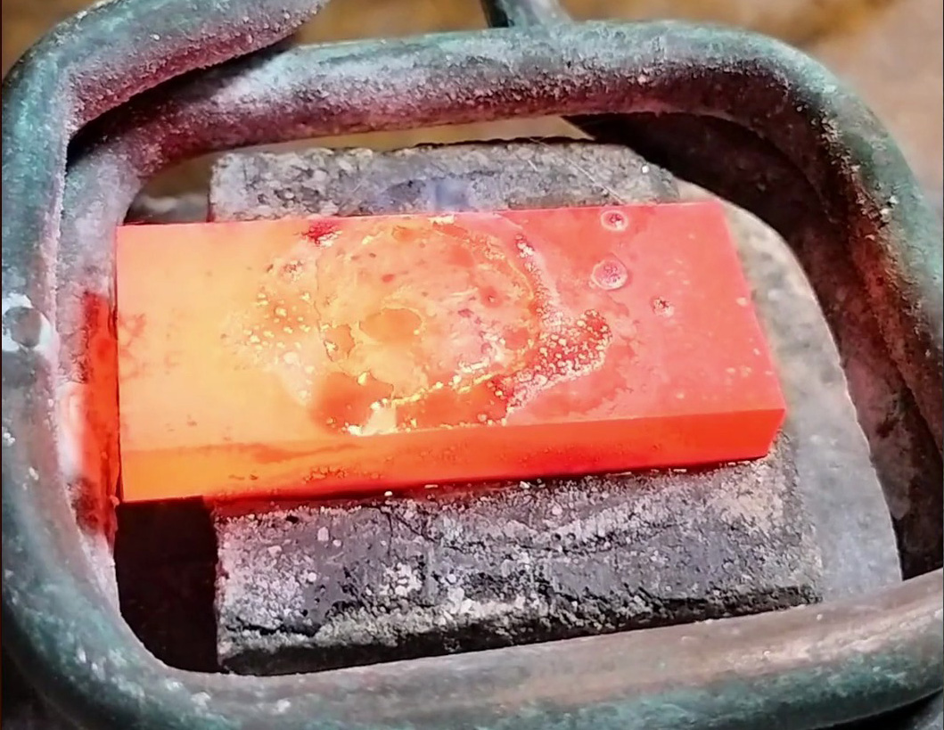 ?高頻釬焊機(jī)專業(yè)焊接教程：硬質(zhì)合金與鋼件這樣焊接才牢固結(jié)合！